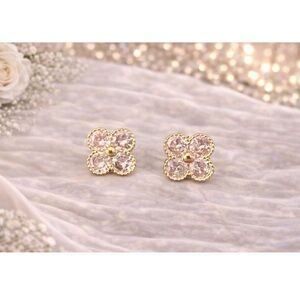 Elegant Gold Clover Earrings